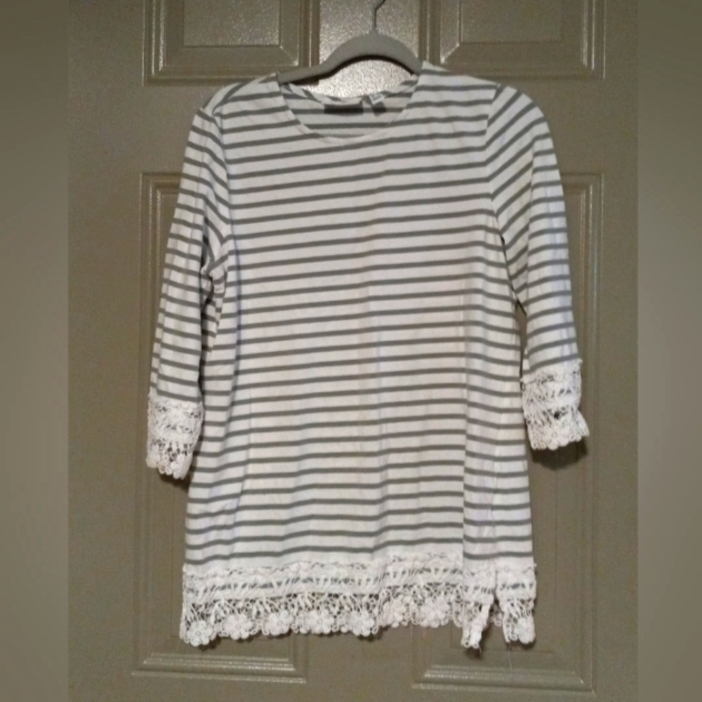 d & Co. Denim & Company  Woman Blouse Top Size S